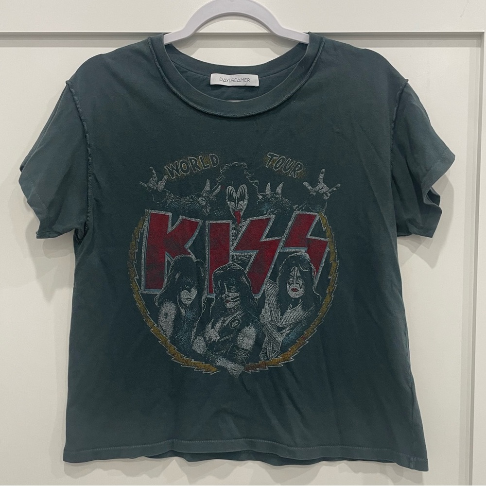 Kiss ⚡️ daydreamer t-shirt in GUC tts small.